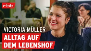 "Raus aufs Land"-Protagonistin, Tierschützerin & Mama Victoria Müller im Interview