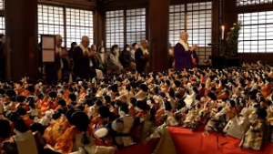 感謝を込めて　西教寺で全国から持ち寄られた人形供養