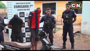 Dos detenidos y recuperación de moto robada