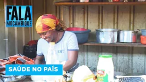 Vendedores de refeições nos mercados redobram medidas de higiene face ao surgimento de Cólera