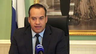 Minister di Finansa Geoffrey Wever ta splica e reduccion di prijs di combustibel