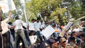 Jantar Mantar पर Youth Congress की नारेबाजी | Why PM is Compromised?