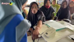 TINGKATKAN KESEHATAN LANSIA POLTEKKES GELAR SKRINING HIPERTENSI DI KAMPUNG HIJAU