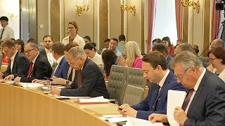 Before Summer Recess: Heat Debate in the State Parliament