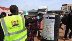 Evacúan a Suiza a la primera paciente de ébola en Nigeria