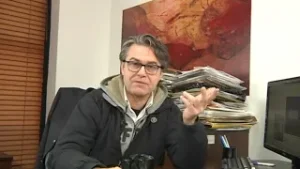 Musisz to wiedzieć (2044)