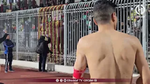 شــاهد..الكابيتانو إبراهيم ديب أهدى قميصه لأحد مناصري النادي الرياضي القسنطيني ?