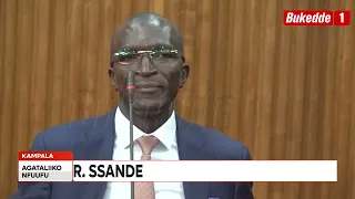Agataliikonfuufu: Hajji Kaddunabbi ne Dr. Ssande bakayanira woofiisi ya Yinsuwa.