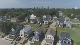 Foreclosures rise nationwide even as layoffs remain low
