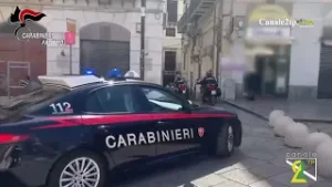Tre persone denunciate per produzione di droga e furto di energia a Carini: