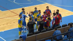 Rajtol az Alsó-ház