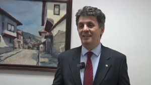 Tešanjska hronika 999: Promovirana knjiga Senadina Lavića "Semiotika Bosne"