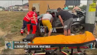 It flew over the roundabout! 74-year-old driver launched off the road in Moșnița Nouă