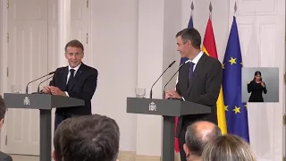 Macron and Sanchez: "The UK's return to Europe? We would welcome them with open arms"