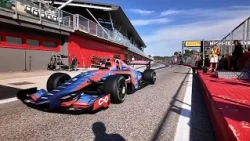 Coches de carreras autónomos compiten en Italia en la primera carrera múltiple europea