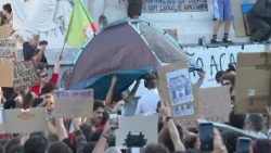Lissabon: Demonstrierende zelten auf Rossio-Platz und prangern Wohnungsnot in Portugal an