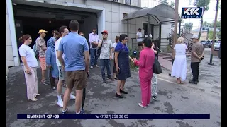 Алматыда элиталы көпқабатты үйдің тұрғындары шатырда құрылыс жүріп жатыр деп шулады