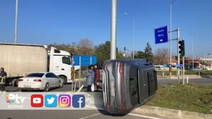 İPSALA’DA İKİ OTOMOBİL ÇARPIŞTI 4 YARALI