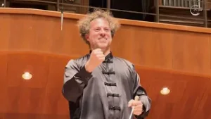 大富电视台报道：2026东京多元交响乐团新年音乐会举行