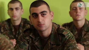 Ծառայության առաջին քայլերը. «Զինուժի» անդրադարձը