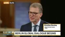 Deutsche Bank CEO Sees Ongoing Volatility, Higher Rates