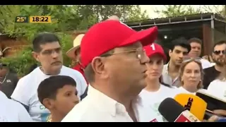 Camilo Pérez holds his final campaign walk