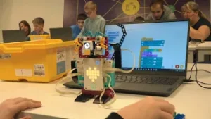 Játékosan ismerkedhettek meg a robotika alapjaival