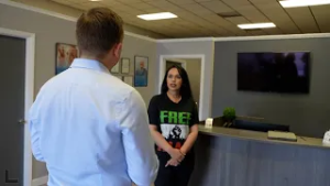 Tampa Bay woman reacts to U.S. and Israel strikes on Iran as families evacuate Tehran