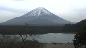 精進湖ライブカメラ タイムラプス映像（2026年2月24日） 提供：UTYテレビ山梨