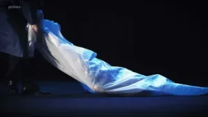 Mezi COOLky: Výběrové řízení na mrtvolu: Bereme, tenhle leží docela dobře…