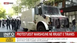 Protesta/ Një tjetër institucion pre e sulmeve, dera e Drejtorisë së Arkivave përfundon në rrugë