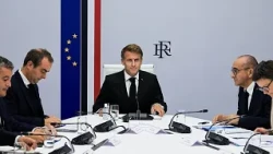 Макрон критикует Трампа и других лидеров за «глупые» слова о протестах во Франции