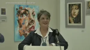 EXPOSICION DE PINTURA SER MUJER DE FINA CHECA