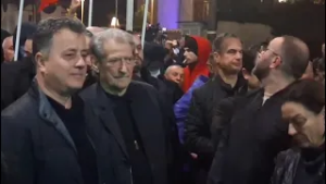 VAzhdon protesta e opozitës mes tensioneve