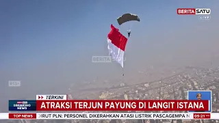 Momen 17 Prajurit Kopassus Kibarkan Sang Saka Merah Putih di Udara #BeritaSatu