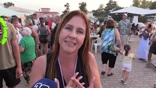 Aranova, packed foam party in the neighborhood's new central square - Canale 10