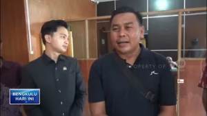 WARGA LAPORKAN ANGGOTA DPRD FRAKSI PAN KE BK HINGGA APH