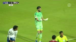 Referee sends off Tanjong Pagar's Shodai after high boot on Lion City Sailors' Akram | SPL 25/26