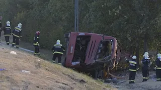 Polish bus overturns in Hungary: 12 dead, dozens injured