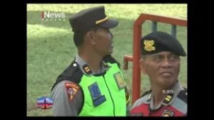 MOMEN GOL PENONTON BOCAH TERSANGKUT TALI GAWANG SAAT BERLARI