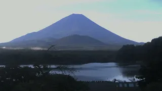 精進湖ライブカメラ タイムラプス映像（2026年7月29日） 提供：UTYテレビ山梨