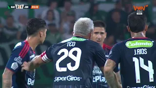 THE 'SHARK' STRIKES BACK! Guillermo Paiva scores to make it 2-1 for Junior against Nacional. 🦈⚽🔥