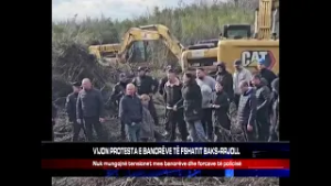 VIJON PROTESTA E BANORËVE TË FSHATIT BAKS-RRJOLL