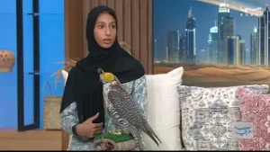 عوشة المنصوري ..  شغف الصقارة يمتد عبر الأجيال