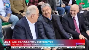 Vali Erdinç Yılmaz, voleybolculara destek