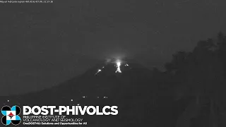 Phivolcs: Mayon Volcano spews lava, uson anew