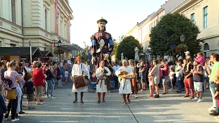 Séták és bábok a Belvárosban