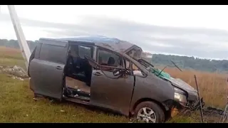 Conductor se estrella contra columna en Isla Pucú y queda gravemente herido