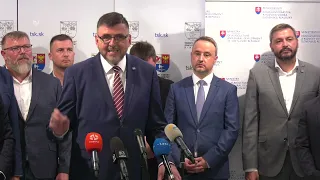 TLAČOVKA PODPIS ZMLÚV MAS
