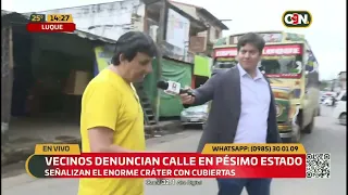 Residents report danger due to a crater on a street in Luque